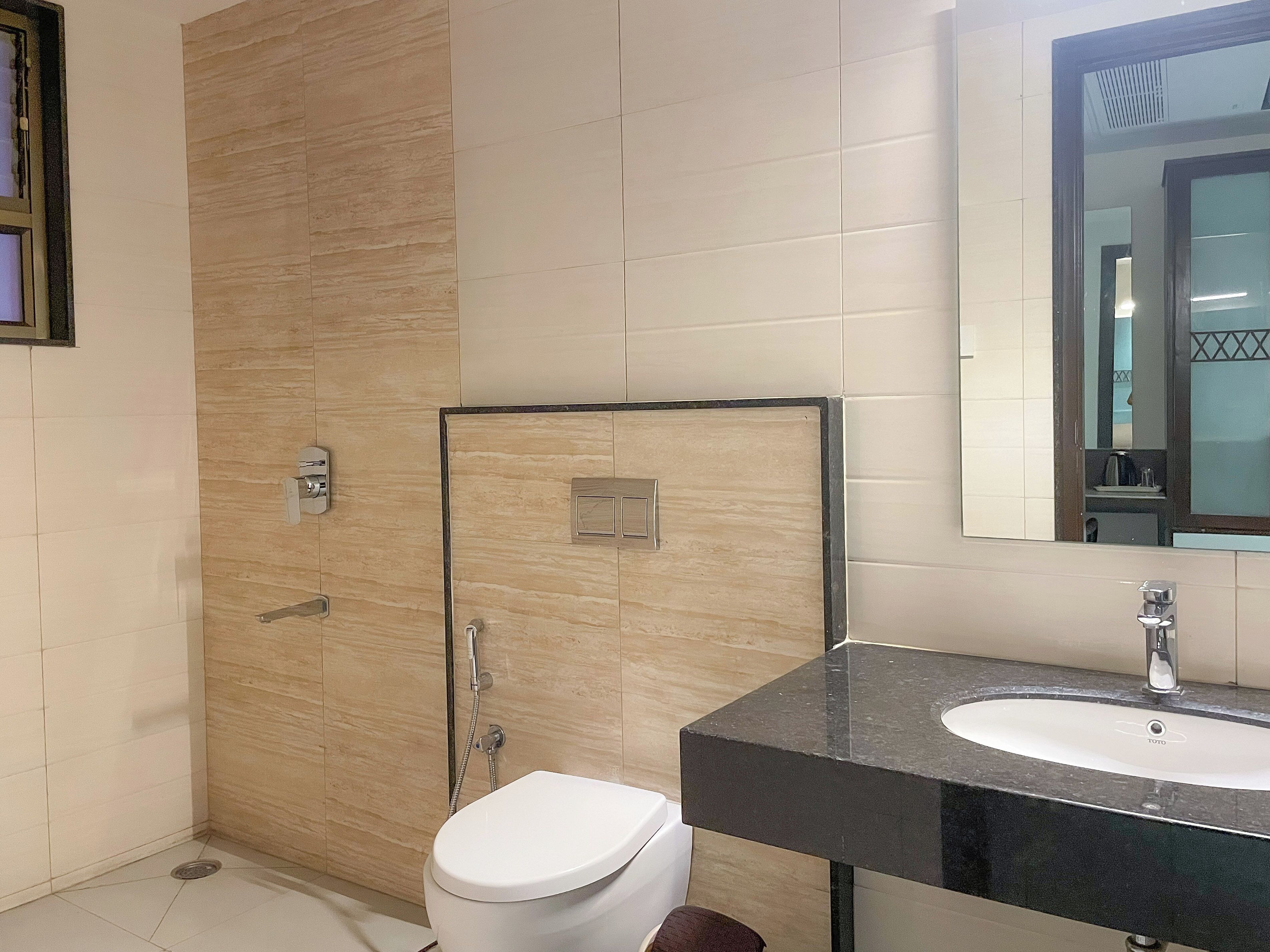 Deluxe Twin Room | Bathroom