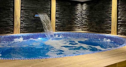Golden Rose Hotel & Spa