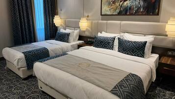 Tallelokero huoneessa, työpöytä