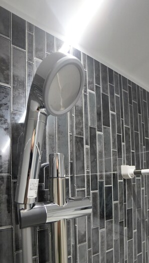 Standard Double Room, Non Smoking | Bathroom