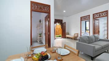 Stevia 3 Bedroom Villa | In-room dining