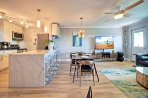 Dining - Sleeps 18, 2 Condos | Beach Access, Pool, Views, Tennis + Pickleball Courts (Port Aransas)