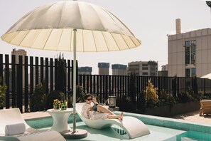 Outdoor pool, pool loungers