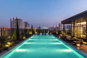 Outdoor pool, pool loungers