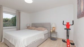4 chambres, fer et planche à repasser, Wi-Fi gratuit, draps fournis
