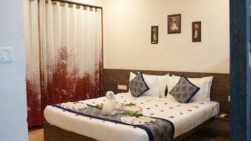Suite, City View | Free WiFi, bed sheets