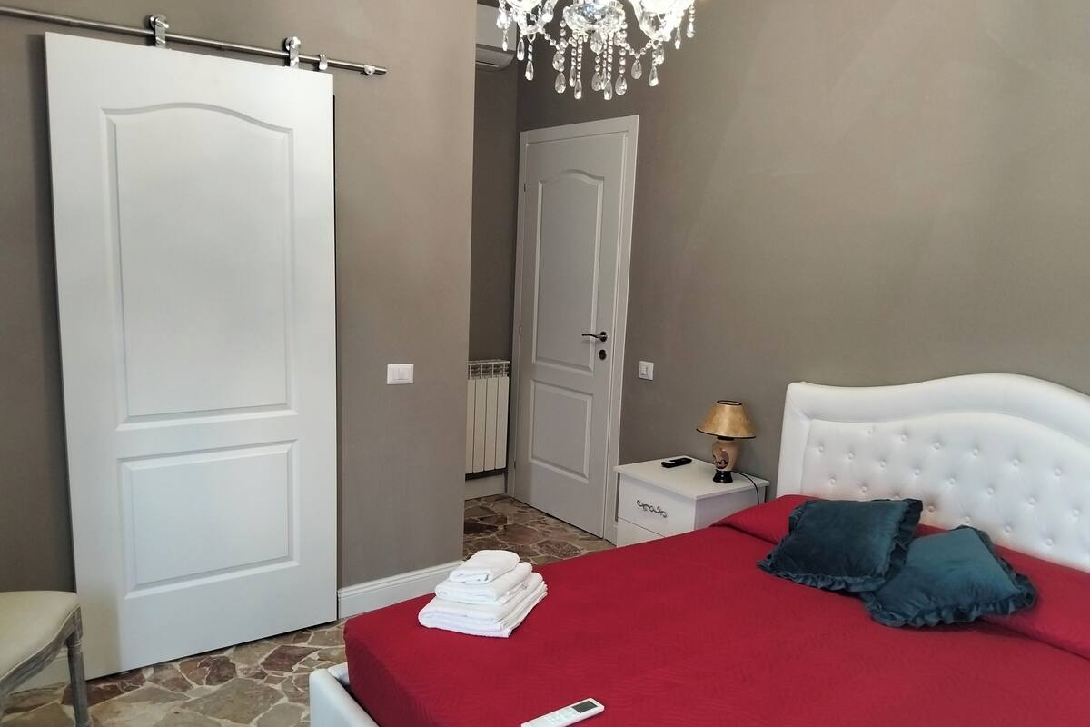 Deluxe-Doppel- oder -Zweibettzimmer, 1 Doppelbett, Gartenblick | Badezimmer