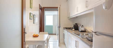 Traditional Apartment, 2 Bedrooms, Non Smoking | Private kitchen | Coffee/tea maker, toaster