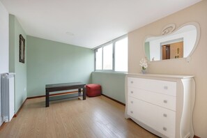 Traditional Apartment, 2 Bedrooms, Non Smoking | 2 bedrooms, iron/ironing board, free WiFi, bed sheets - Espinho Retreat with Balcony (Espinho)