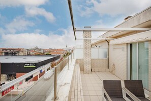 Apartemen Tradisional, 2 kamar tidur, Bebas Asap Rokok | Balkon