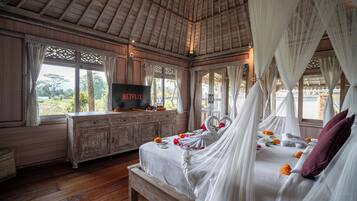 Villa, 1 Bedroom | Desk, rollaway beds, free WiFi, bed sheets