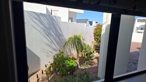 Unclassified image, 2 of 66, button - OosiesRus - Charming Langebaan Villa with Garden View (Langebaan)