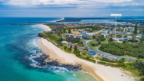 Sunrise on Shelly - Beautiful spacious pet friendly home next to the ocean with amazing views