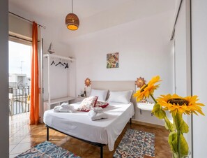 1 bedroom, internet, bed sheets