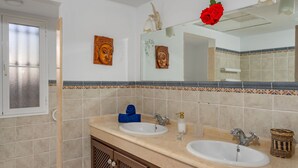Towels - Villa Sara by Interhome (Manilva)
