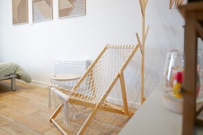 4 makuuhuonetta, silitysrauta/-lauta, ilmainen Wi-Fi, vuodevaatteet