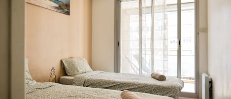 1 室のベッドルーム、WiFi (無料)、ベッドシーツ