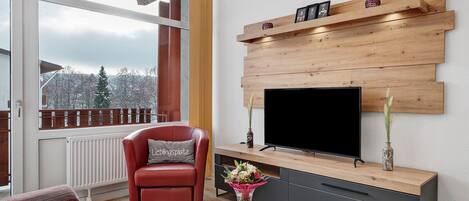 Fernseher, Tischtennisplatte