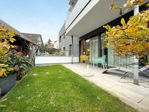 Property grounds - Apartment 'Ins Grüne, 89qm' with Private Terrace, Private Garden and Wi-Fi (Langenargen)
