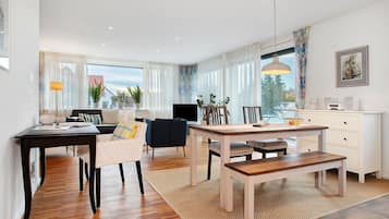 Fernseher, Stereoanlage