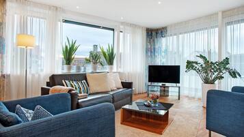 Fernseher, Stereoanlage