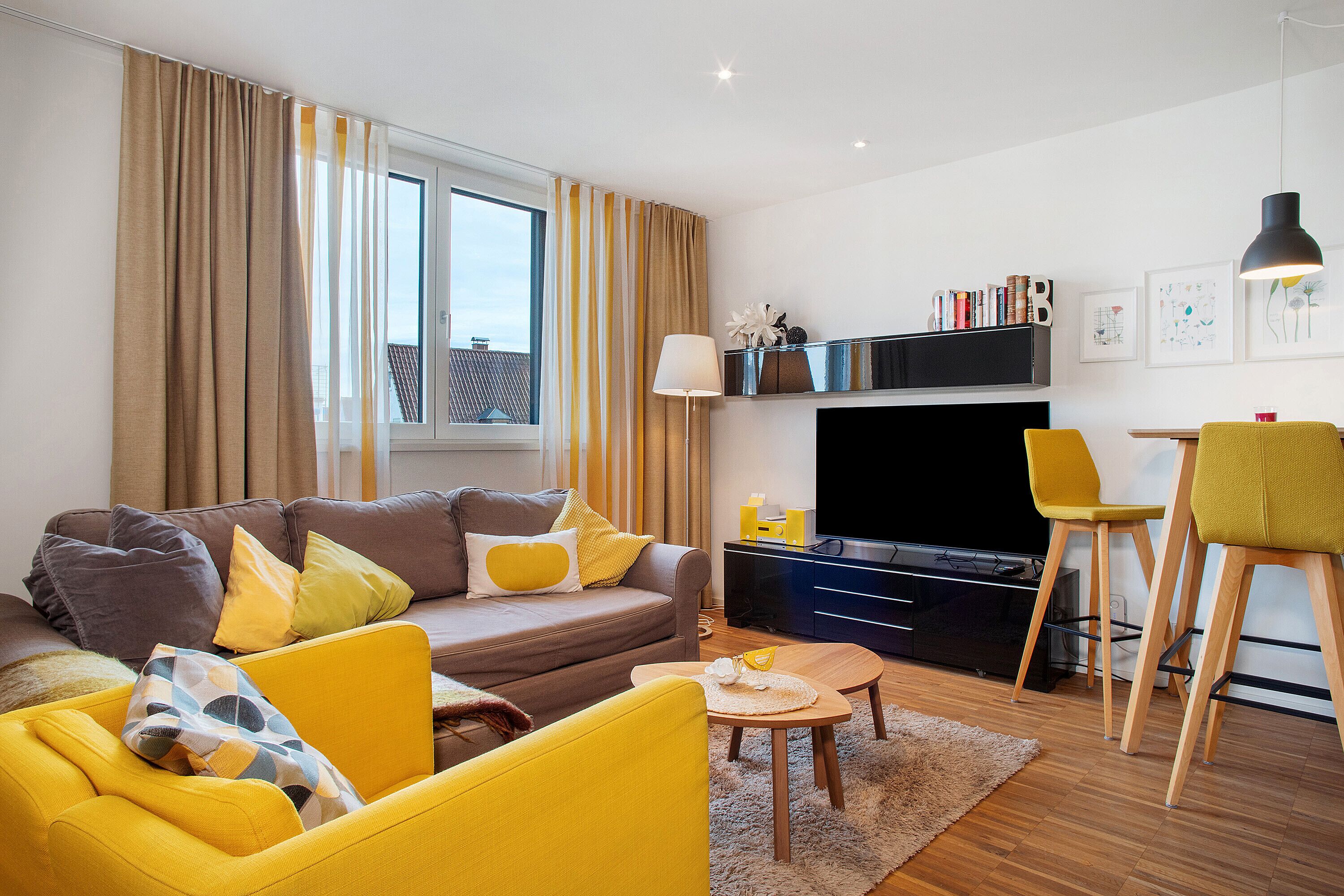 Télévision, chaîne hi-fi