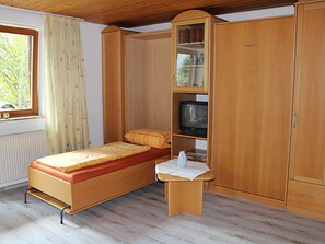 1 makuuhuone, ilmainen Wi-Fi, vuodevaatteet