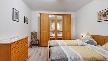 1 bedroom, WiFi (free), bed sheets