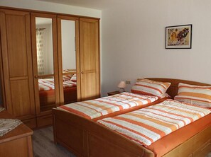 1 bedroom, free WiFi, bed sheets