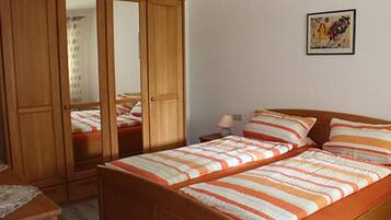 1 habitación, wifi gratis y ropa de cama