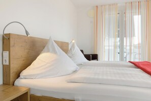 1 bedroom, free WiFi, bed sheets, wheelchair access - Apartment Type A with 28 sqm for 1-2 Persons (Immenstaad am Bodensee)
