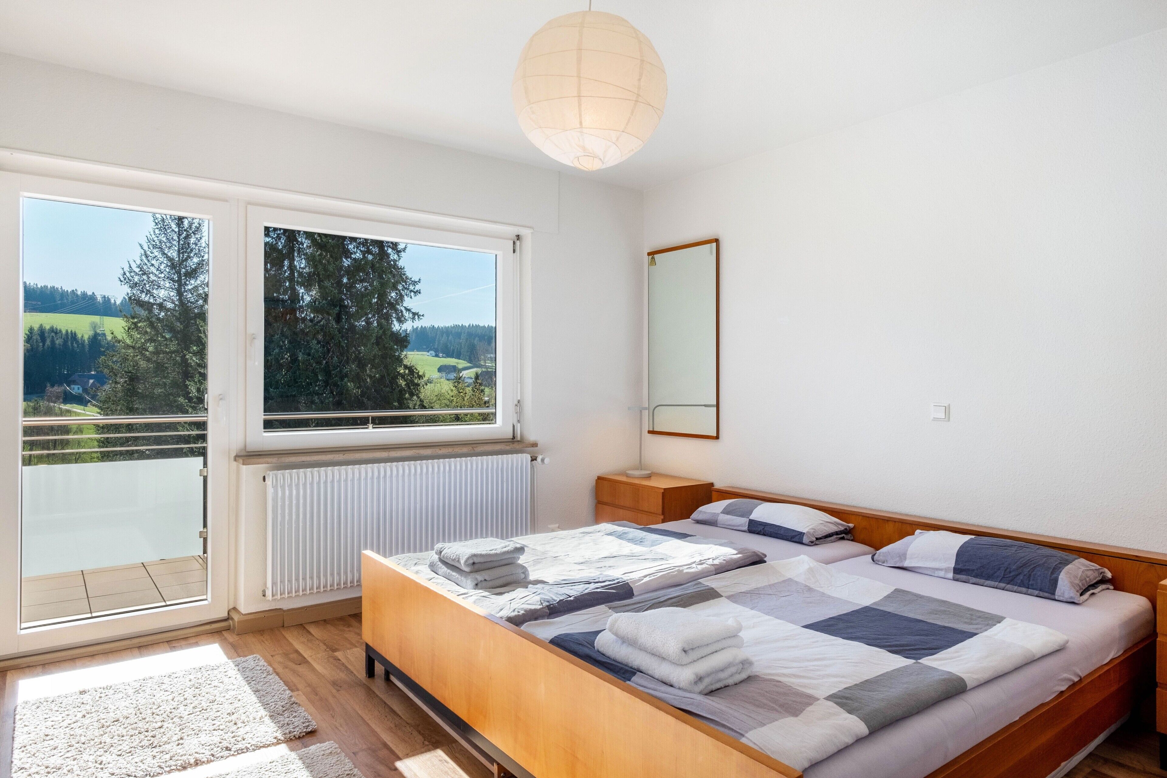 4 bedrooms, iron/ironing board, free WiFi, bed sheets