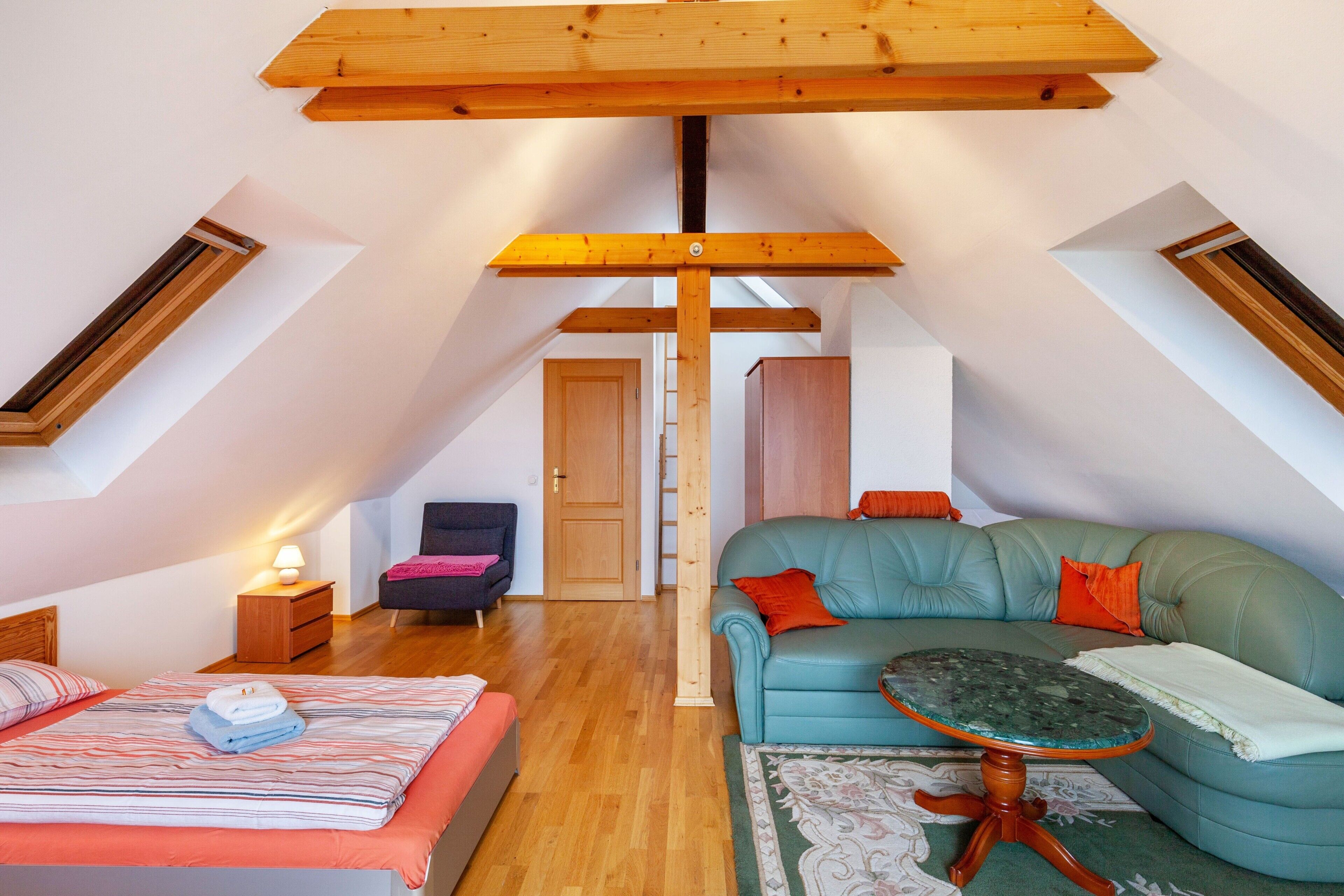 4 Schlafzimmer, Bügeleisen/Bügelbrett, kostenloses WLAN, Bettwäsche