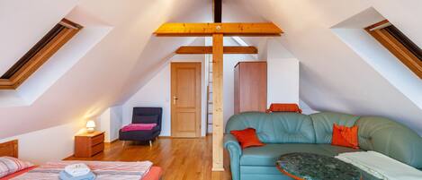 4 Schlafzimmer, BĂŒgeleisen/BĂŒgelbrett, kostenloses WLAN, BettwĂ€sche