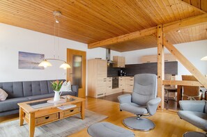 TV, stereo - Apartment '7, 62sqm' with Large Sunny Balcony and Direct Lake Access (Bodman-Ludwigshafen)