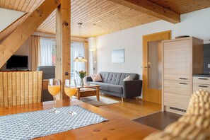 Fernseher, Stereoanlage