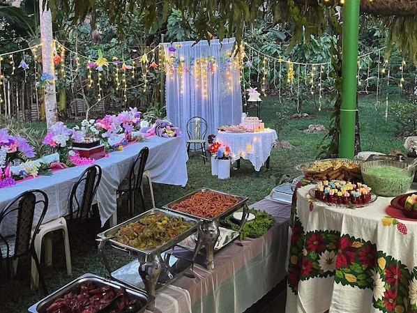 Outdoor dining