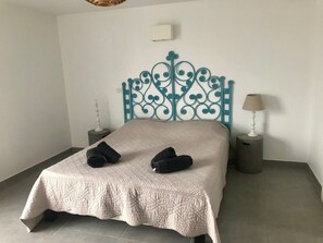 3 chambres, fer et planche à repasser, accès au Wi-Fi (inclus)