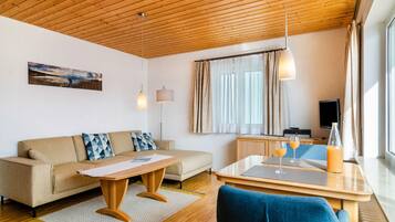 Fernseher, Stereoanlage