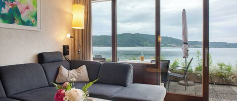 Fernseher, Stereoanlage