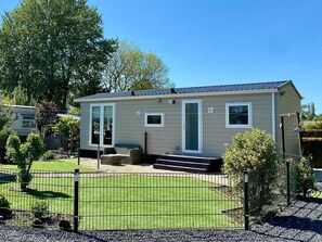 House | Exterior - Chalet in Tzummarum Near Frisian Countryside (Tzummarum)