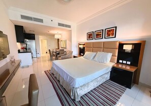 Comfort Apartment, Bay View | 1 bedroom, in-room safe, blackout drapes, soundproofing