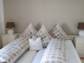2 chambres, fer et planche à repasser, Wi-Fi gratuit, draps fournis