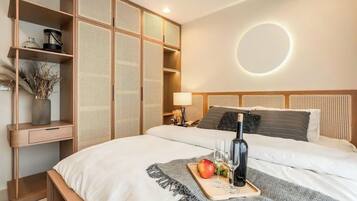 Superior Apartment, 3 Bedrooms, Kitchen, City View | Desk, laptop workspace, soundproofing, free WiFi