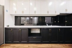 Superior Apartment, 1 Bedroom, Kitchen, City View | Private kitchen