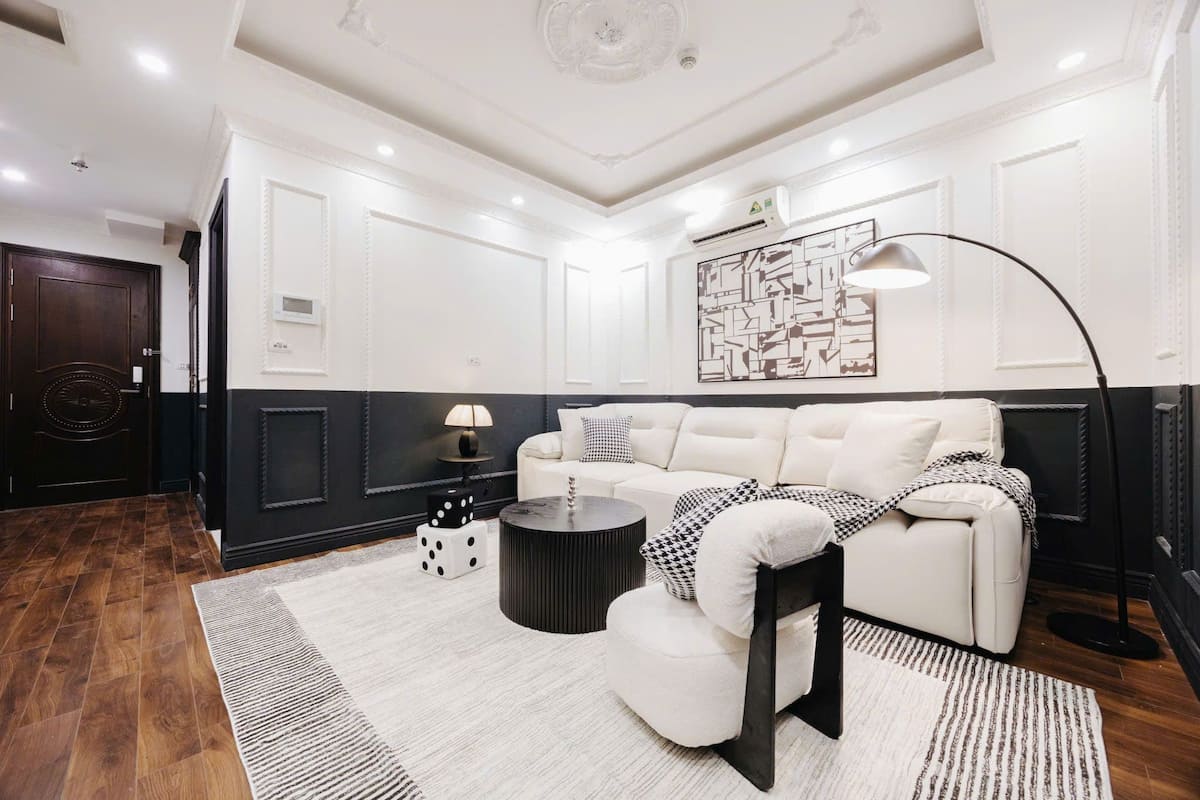 Superior Apartment, 1 Bedroom, Kitchen, City View | Living area | 35-inch TV with cable channels