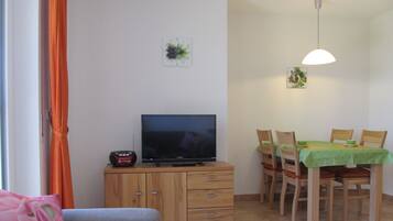 Fernseher, Stereoanlage