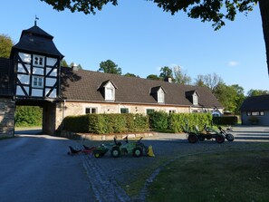 Exterior - Apartment 'Turmhaus' with Private Terrace, Private Garden and Wi-Fi (Eslohe (Sauerland))
