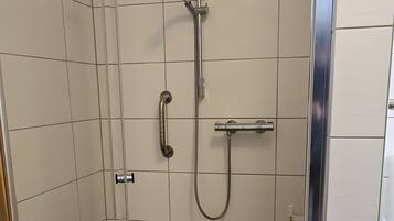 Dusch, hÄrtork och handdukar