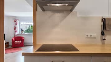 KĂŒhlschrank, Mikrowelle, Ofen, Herdplatte